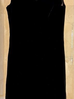 Classic Black Velvet Sleeveless Dress
